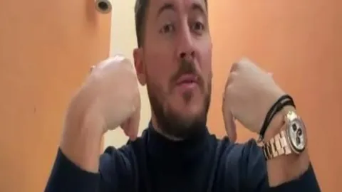 青岛队中超第13轮1-0小负河南嵩山龙门，多拉多点球助力对手终止连败颓势。